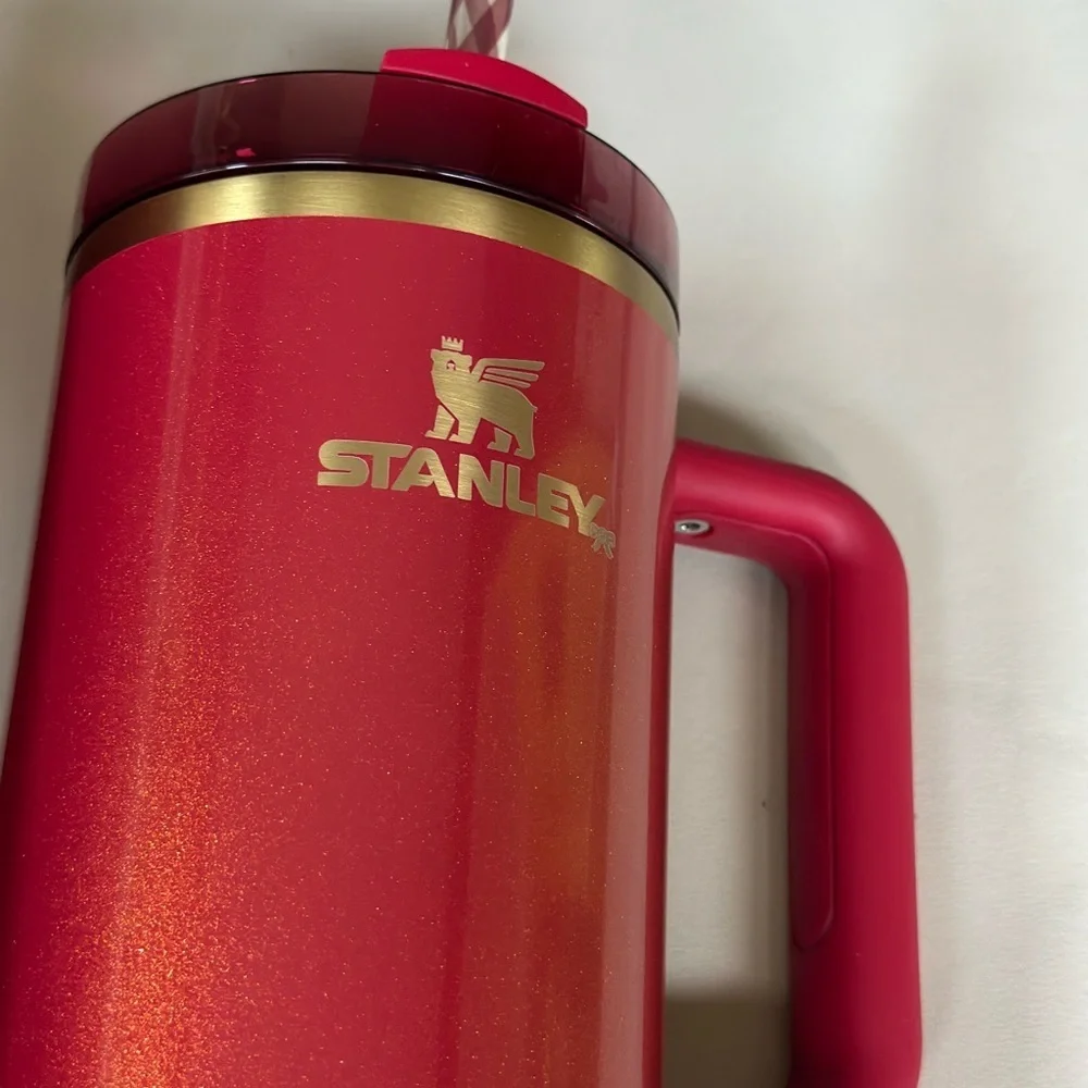 Stanley Scarlet Tinsel 40oz Limited Edition Holiday Tumbler - Picture 7 of 9
